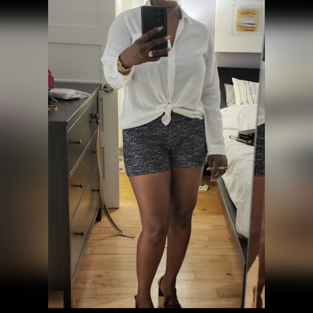 Express Shorts - Picture 3 of 4
